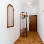 Old Town 2-Bedroom Apartment