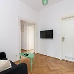 Old Town 2-Bedroom Apartment