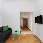 Old Town 2-Bedroom Apartment