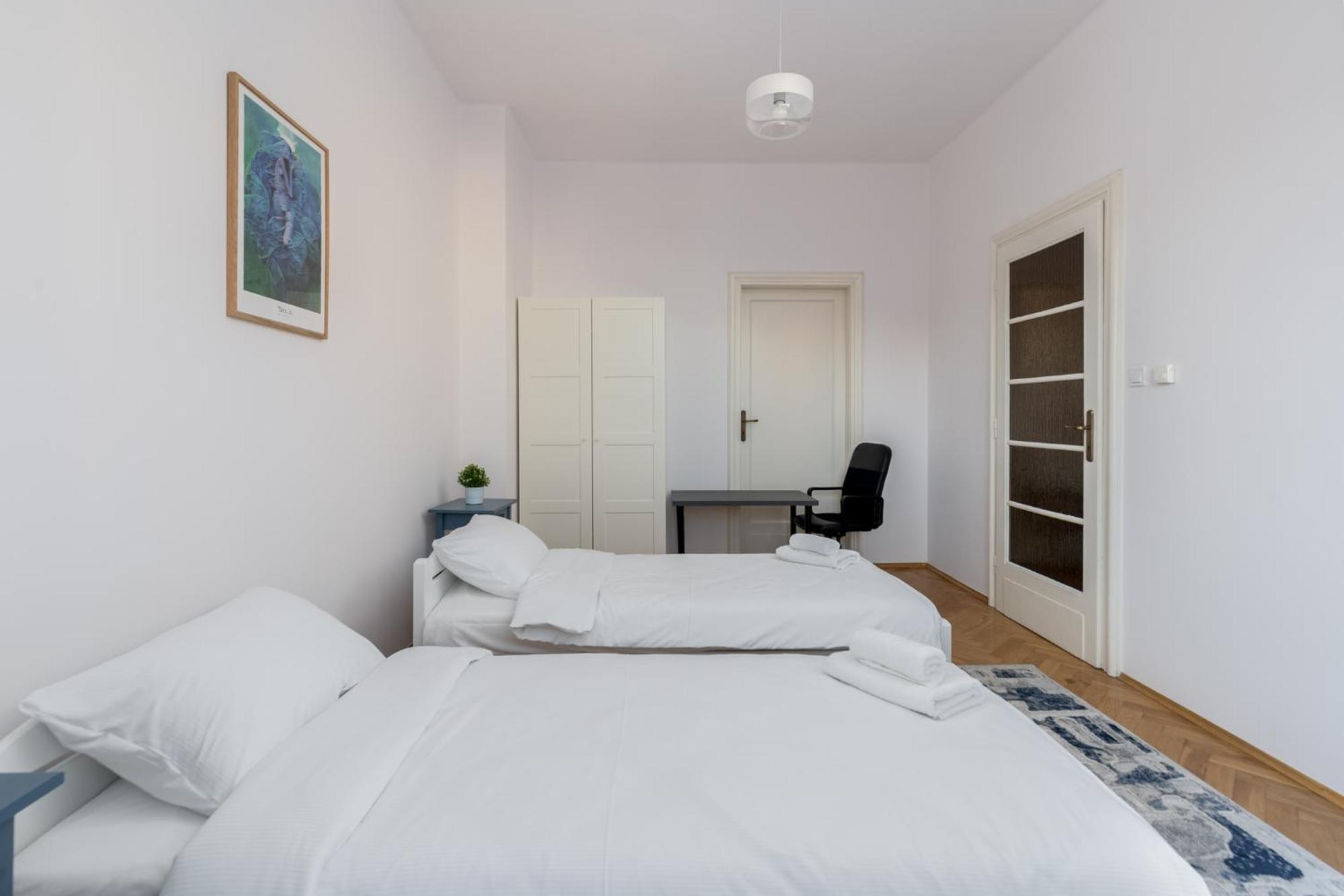 Old Town 2-bedroom Apartment
